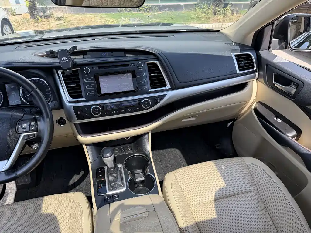 Toyota Highlander — миниатюра 11