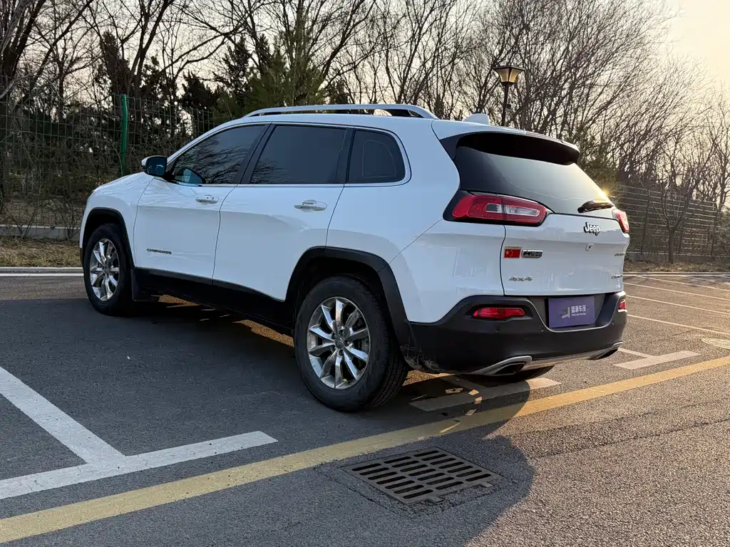 Jeep Cherokee 2.4L Superior Edition, фото 11