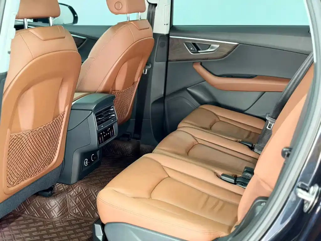 Audi Q7 — миниатюра 25