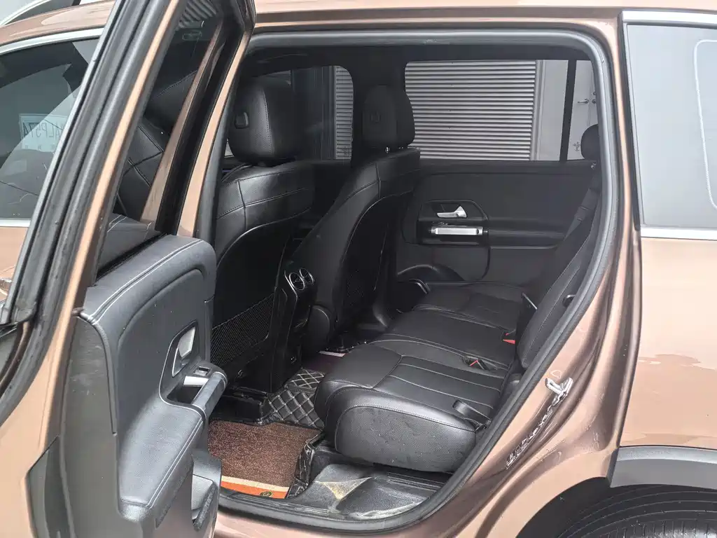 Mercedes-Benz GLB — миниатюра 8