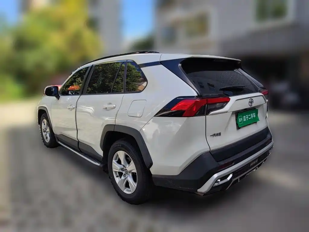 Toyota RAV4 — миниатюра 25