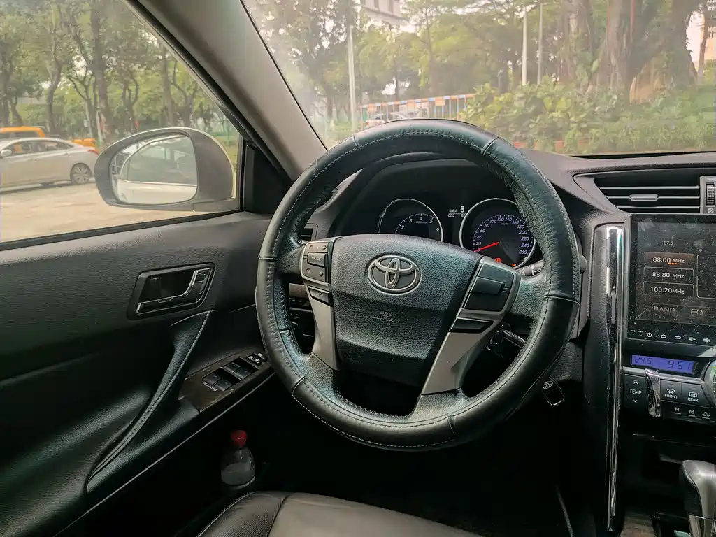 Toyota Reiz — миниатюра 11