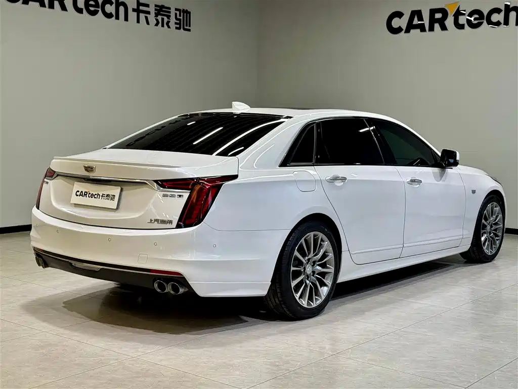 CADILLAC CT6