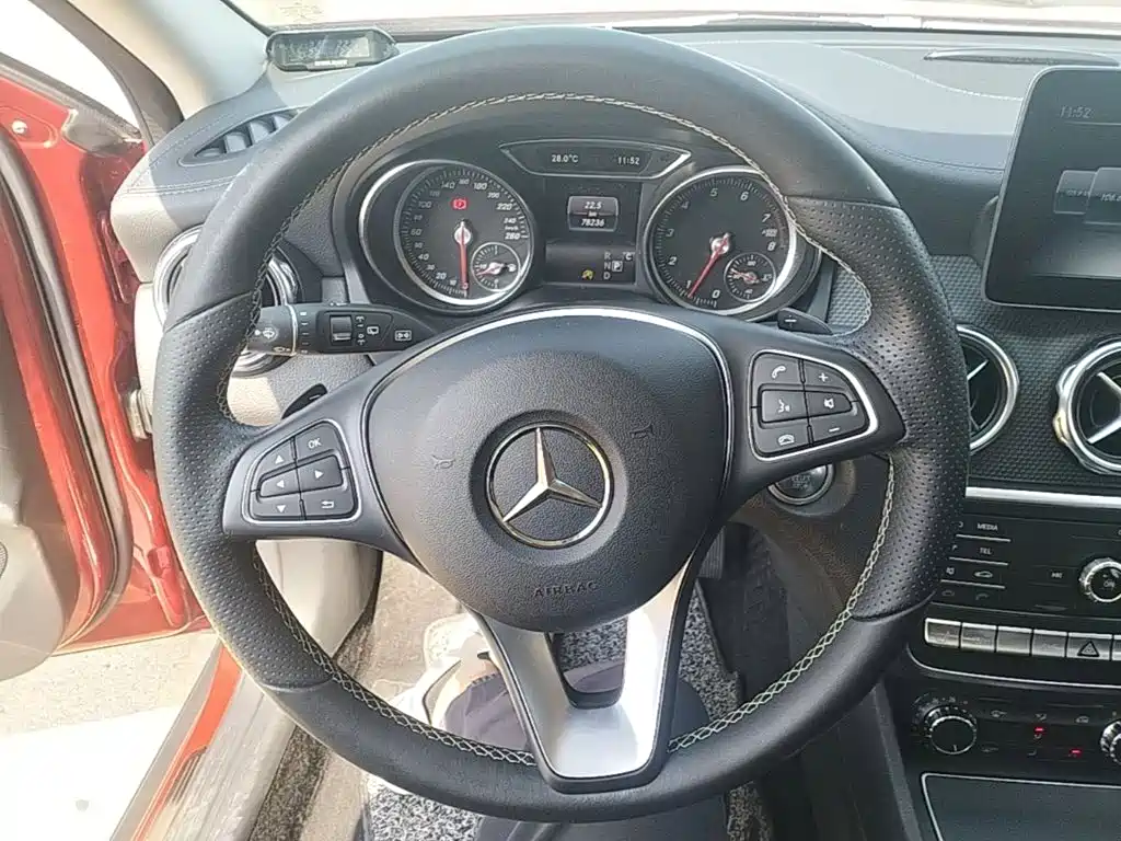 Mercedes-Benz GLA — миниатюра 11