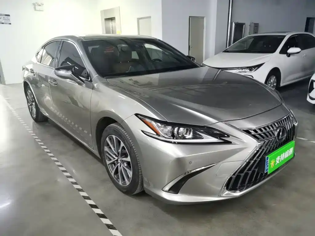 Lexus ES — миниатюра 4