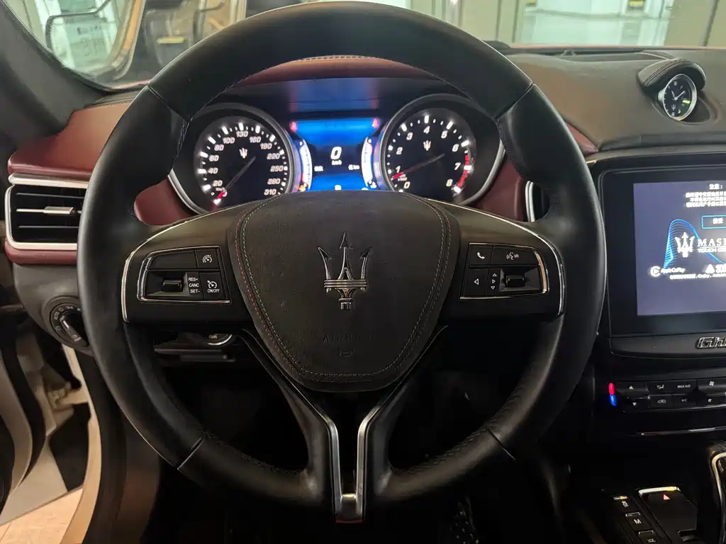 MASERATI GHIBLI