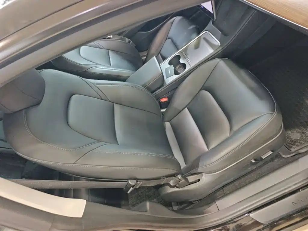 Tesla Model 3 — миниатюра 25