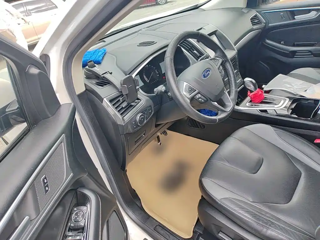 Ford Edge — миниатюра 16