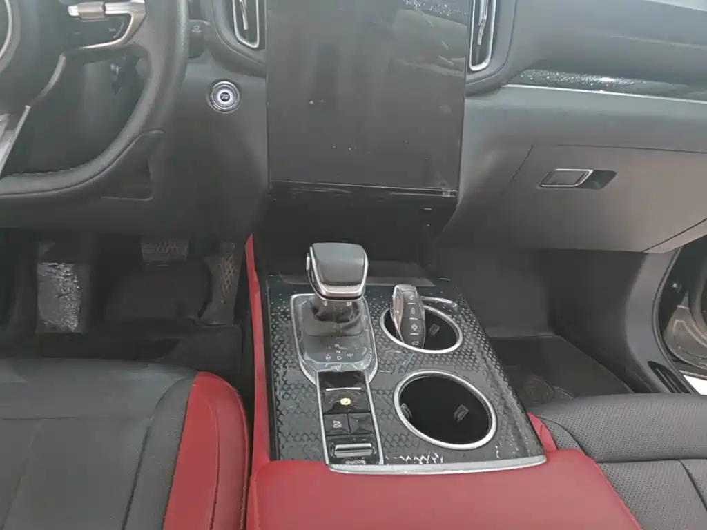 Hongqi Hongqi HS3 — миниатюра 14