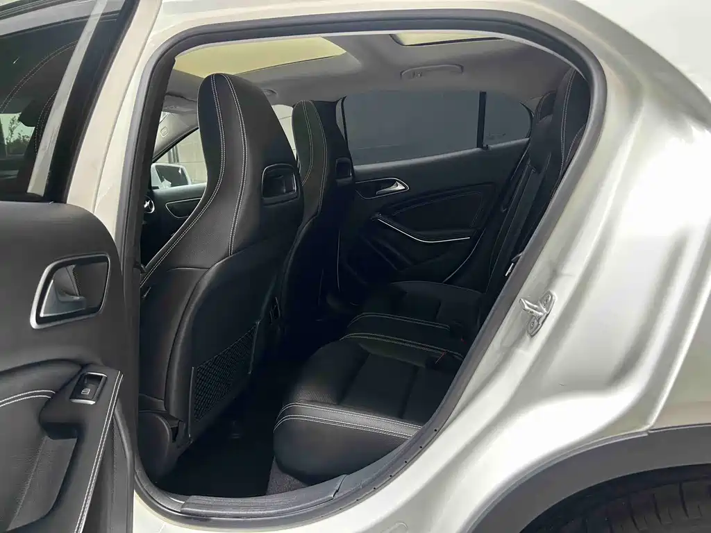 Mercedes-Benz GLA — миниатюра 5