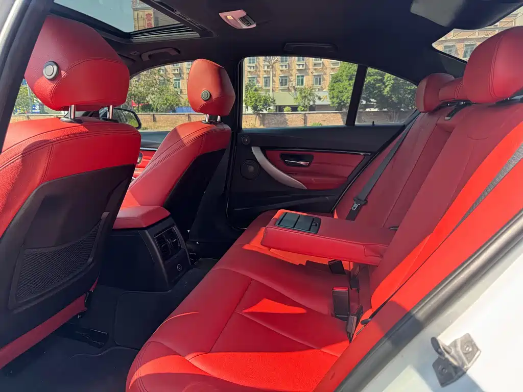 BMW 3 Series — миниатюра 12