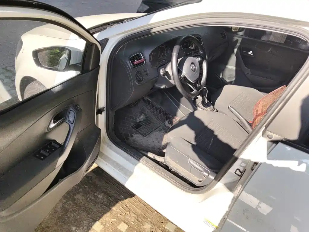 Volkswagen Polo — миниатюра 14