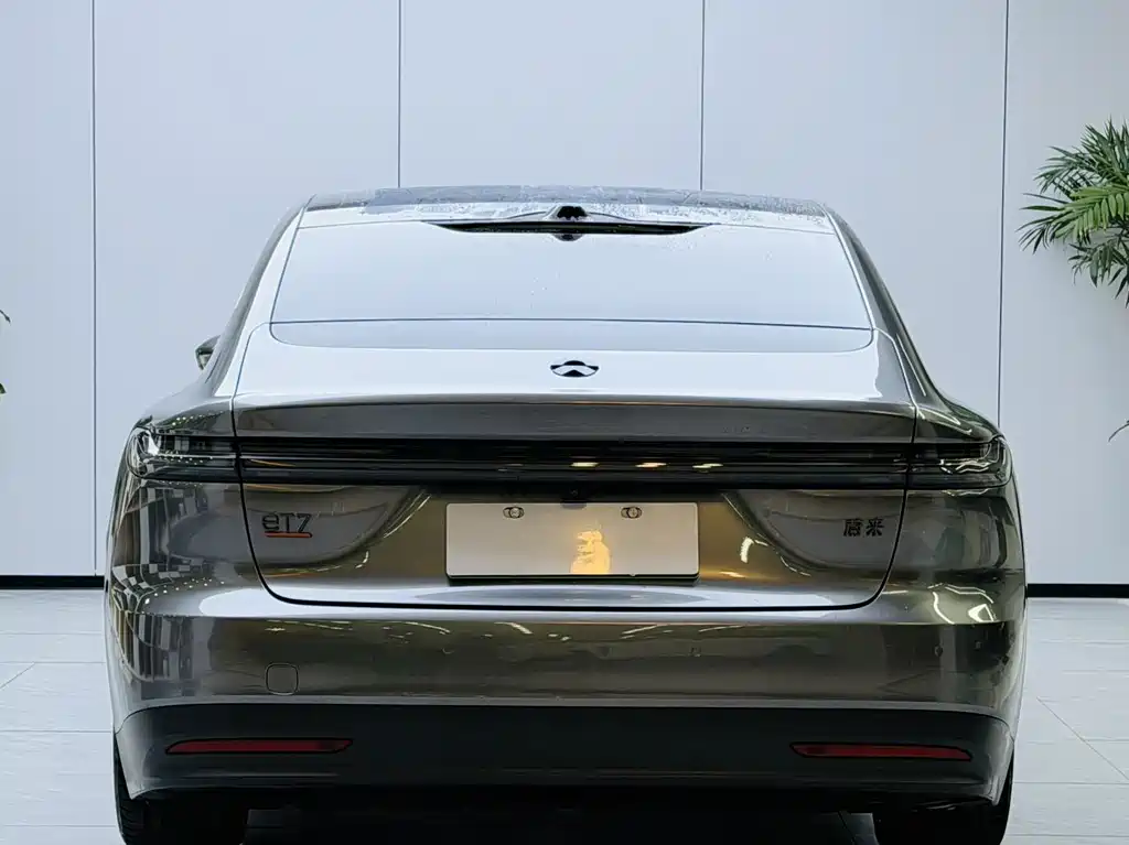 NIO NIO ET7