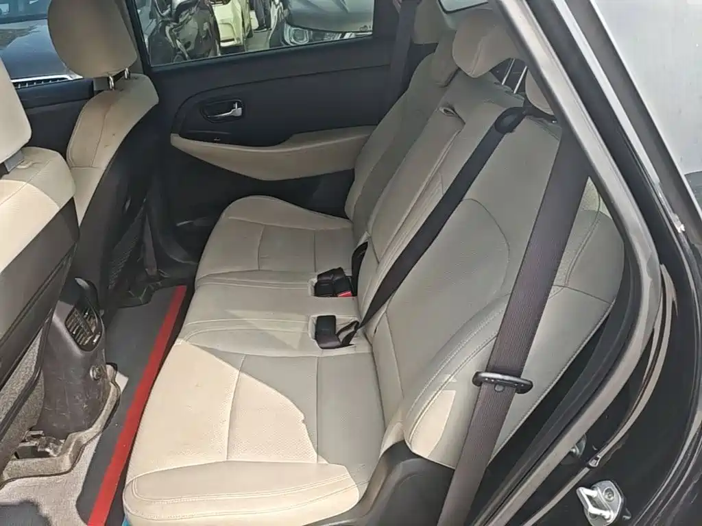 Kia Carens — миниатюра 17