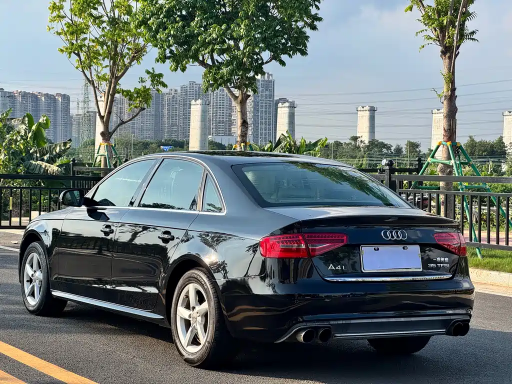 Audi A4L 2015 35 TFSI AT