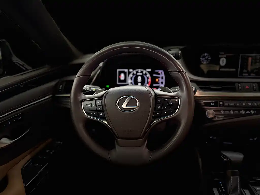 Lexus ES — миниатюра 7