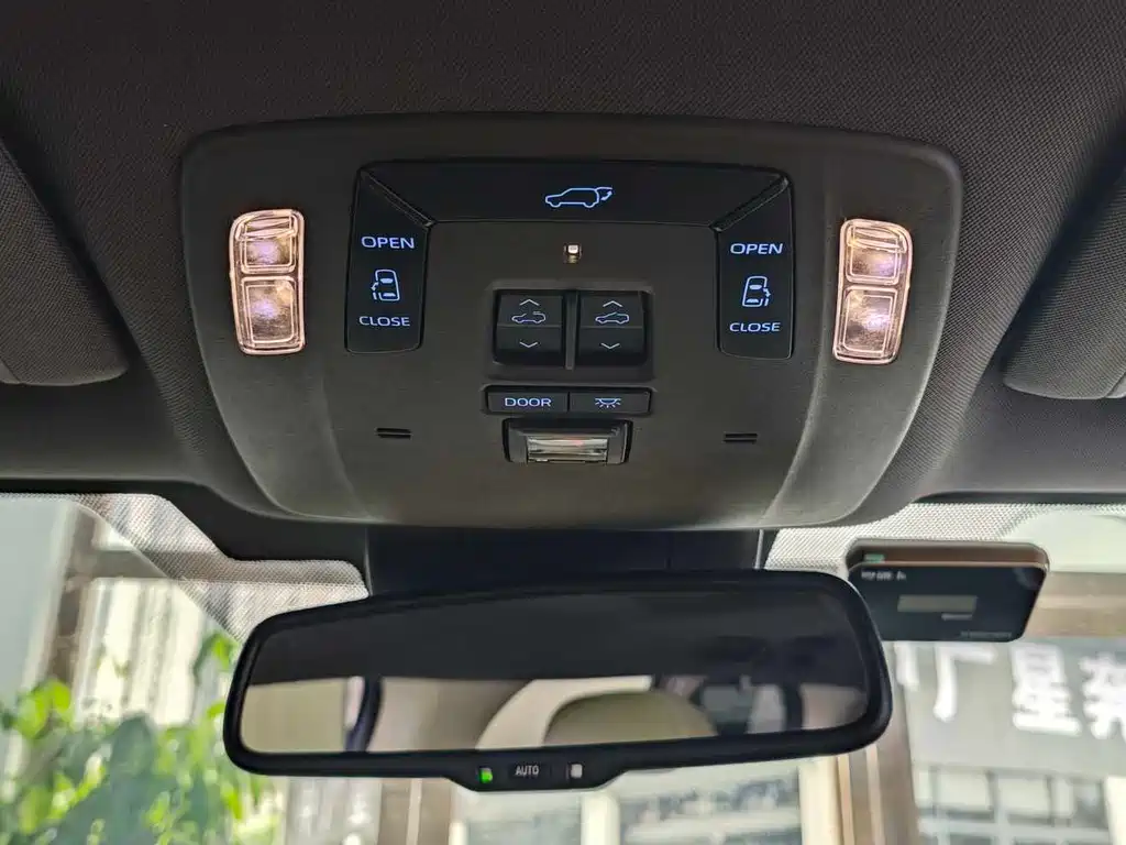 Toyota Sienna — миниатюра 17