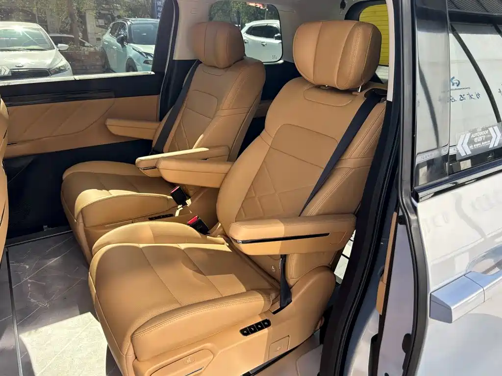 GAC Motor Trumpchi E8 PHEV — миниатюра 14