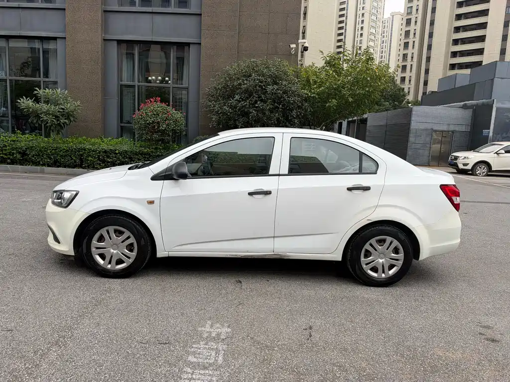 Chevrolet Aveo — миниатюра 5