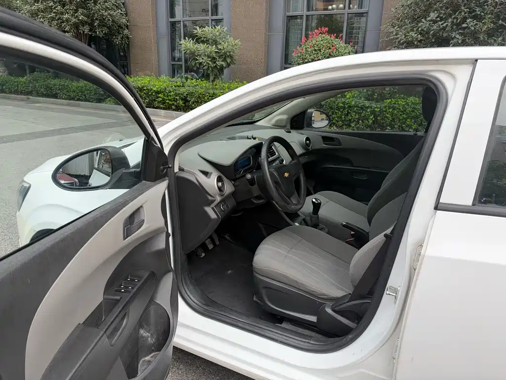 Chevrolet Aveo — миниатюра 8