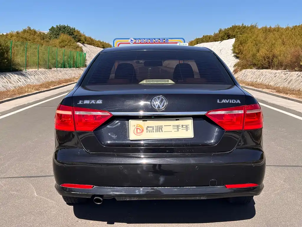 Volkswagen Lavida — миниатюра 5