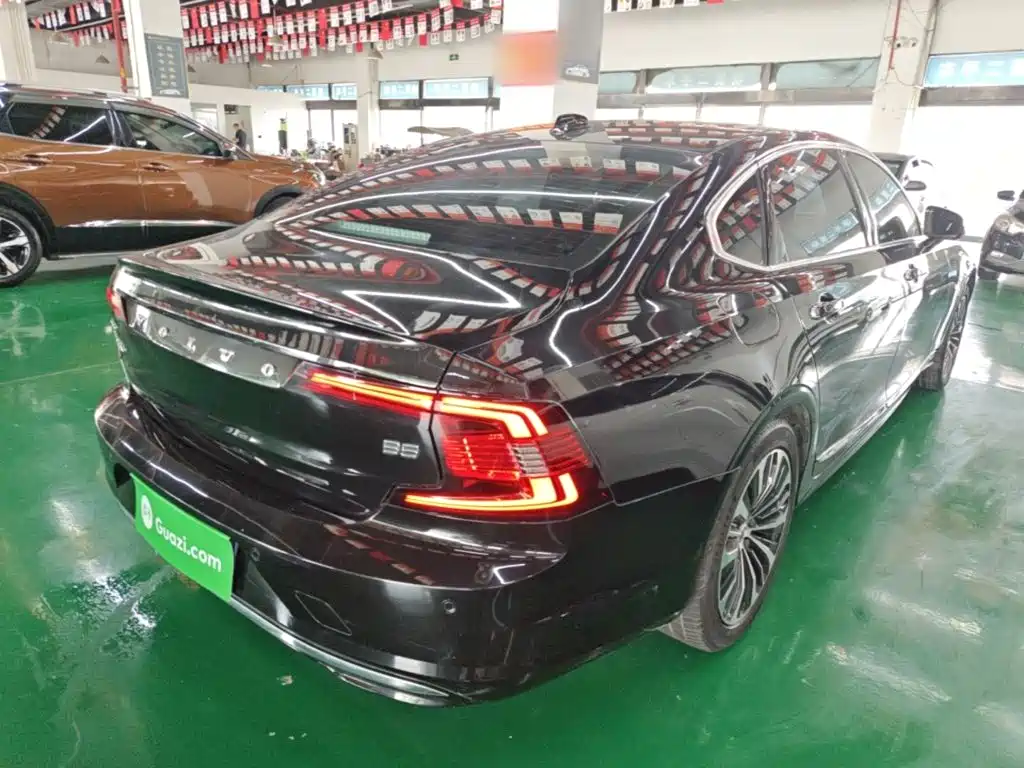 Volvo S90 — миниатюра 7