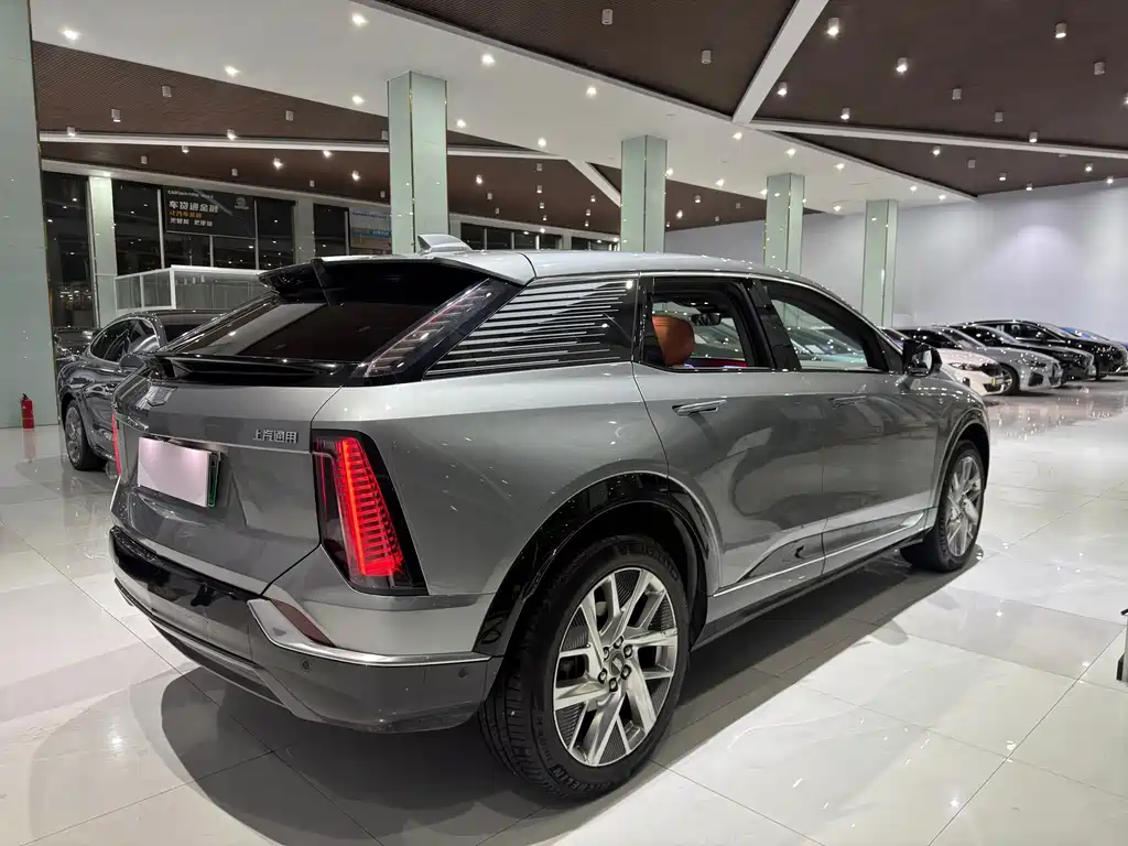 Cadillac IQ — миниатюра 14