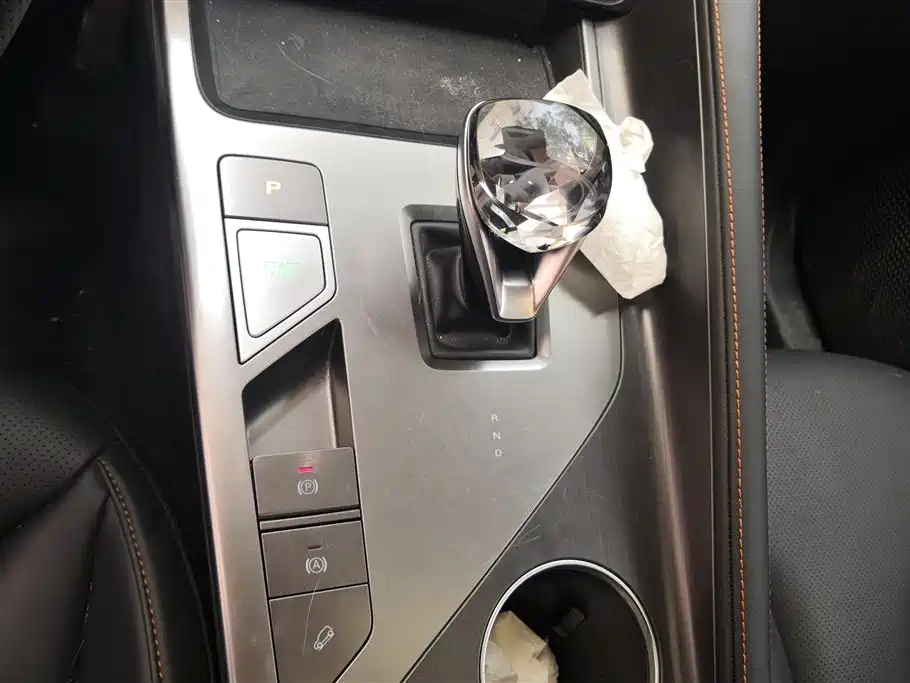 ROEWE RX5 NEW ENERGY