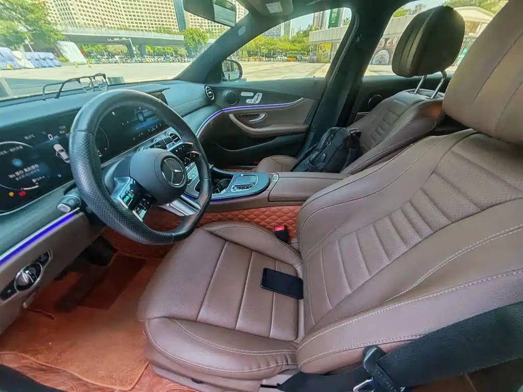 Mercedes-Benz E-Class — миниатюра 7