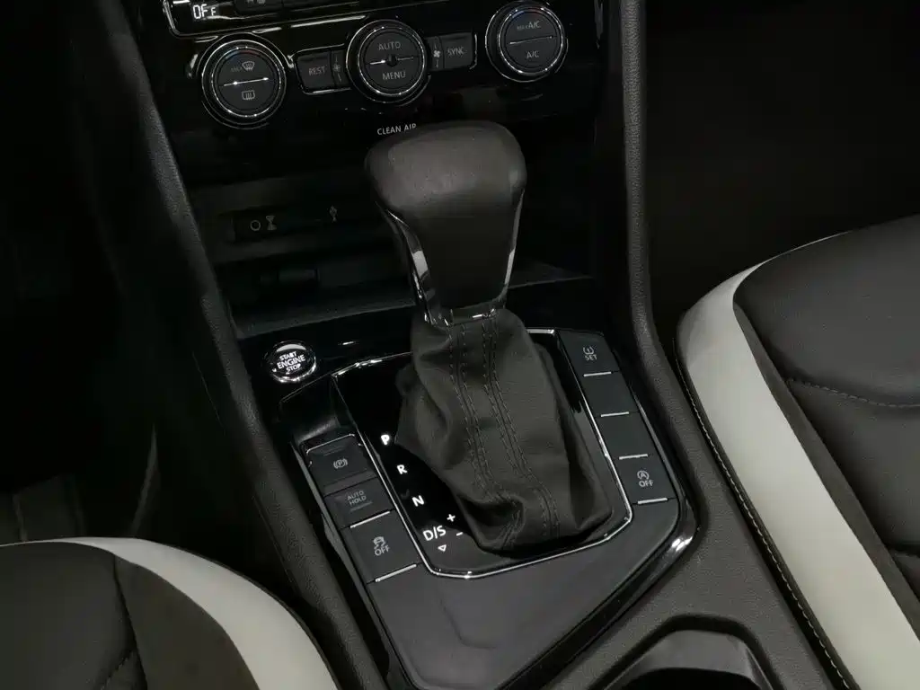 Volkswagen Tiguan L — миниатюра 13