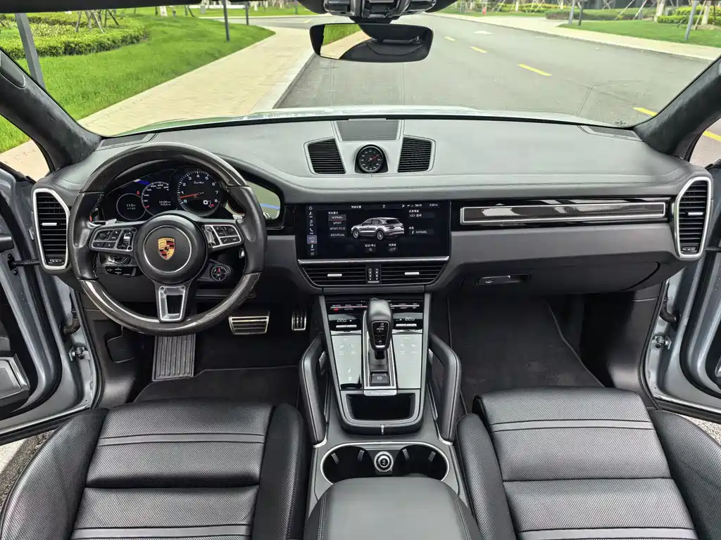 PORSCHE CAYENNE