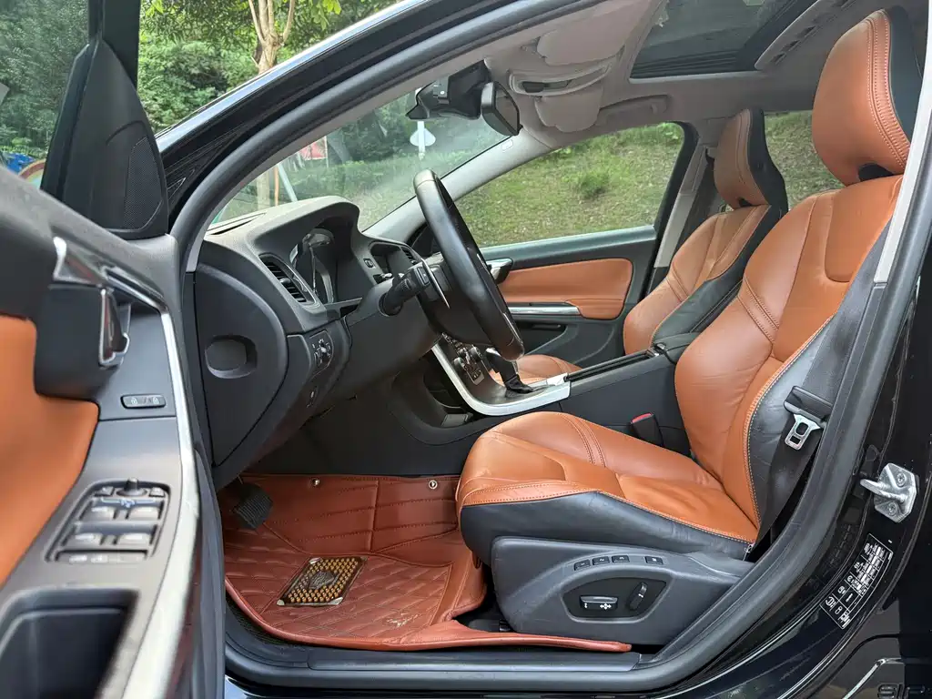 Volvo V60 — миниатюра 6