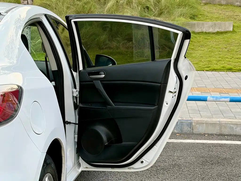 Mazda 3 Xingcheng — миниатюра 19