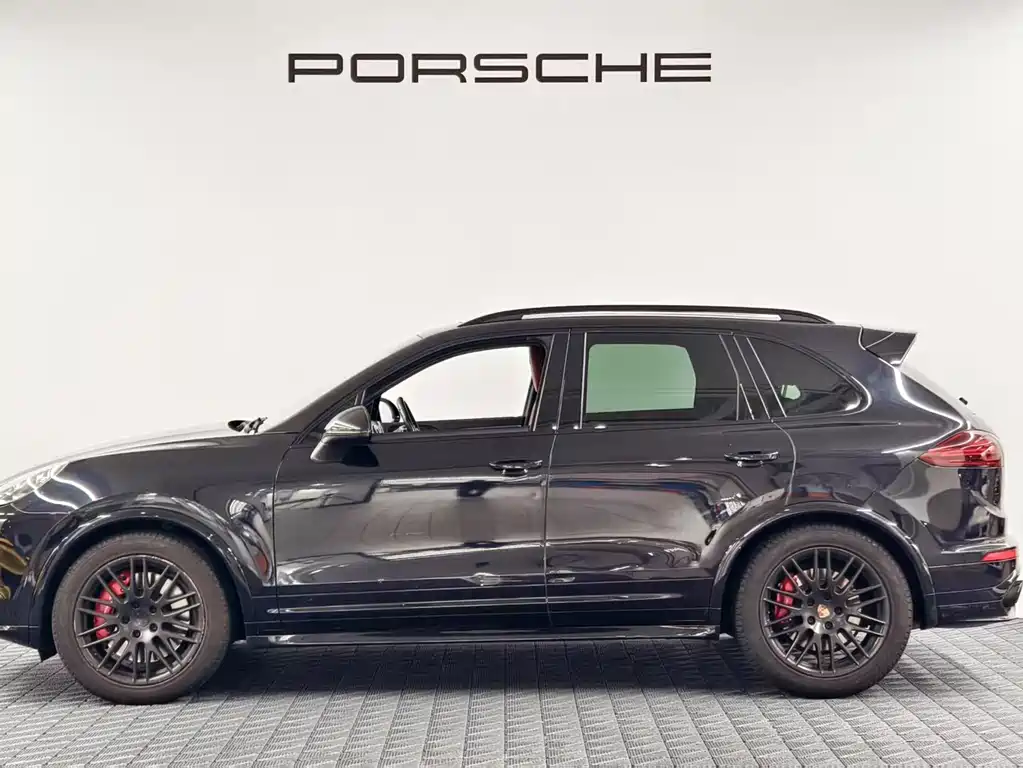 Porsche Cayenne — миниатюра 4