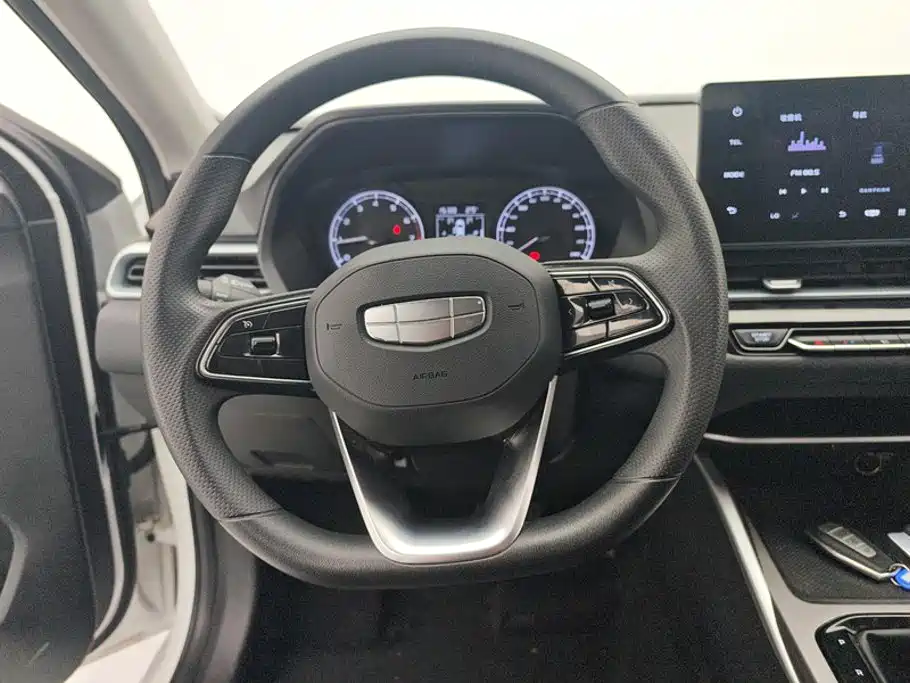 Geely Emgrand — миниатюра 15