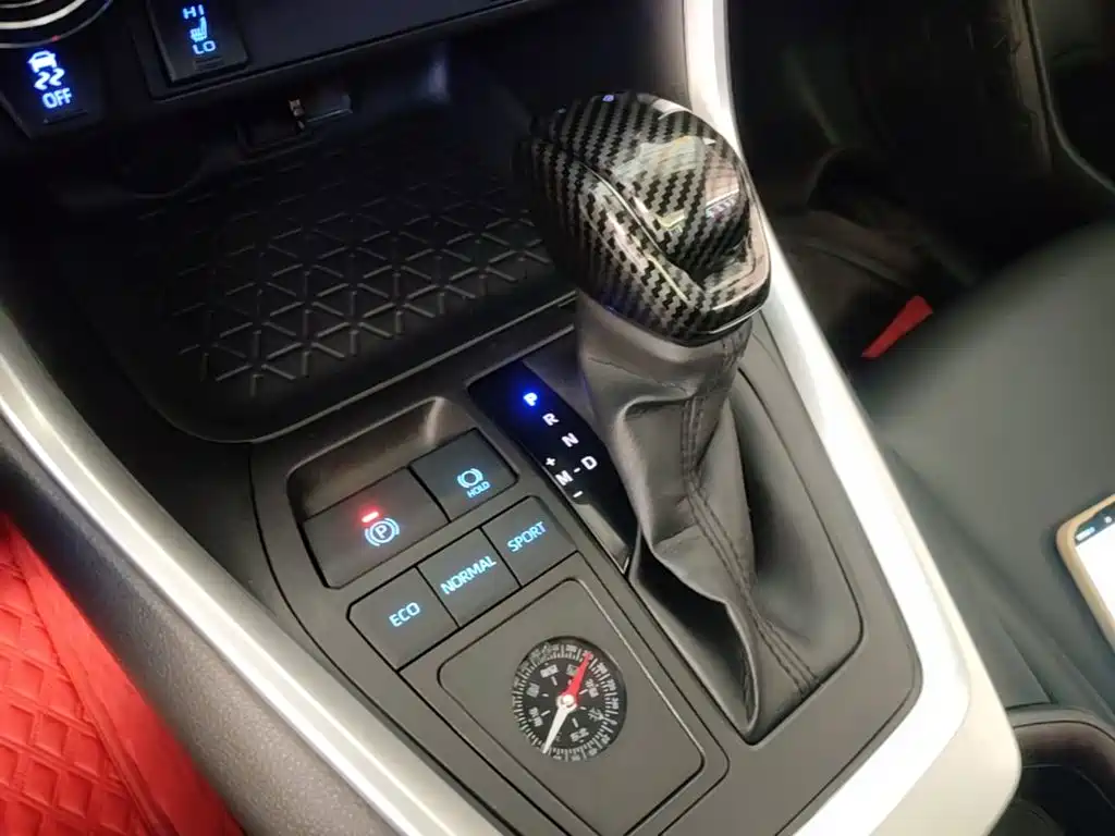 Toyota RAV4 — миниатюра 14