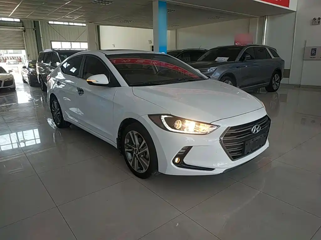 Hyundai Elantra — миниатюра 4