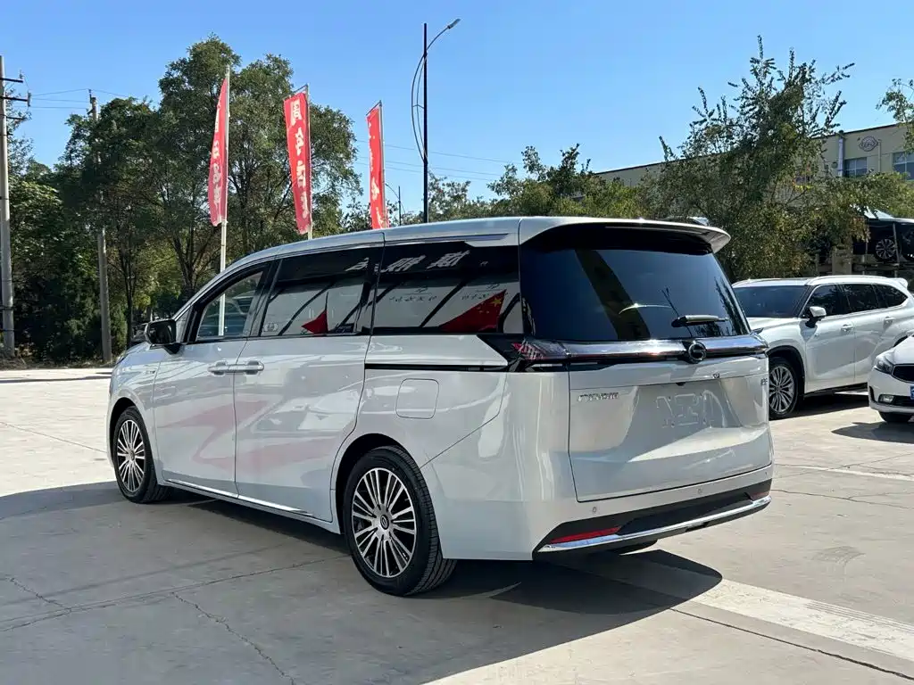 GAC Motor Trumpchi E8 PHEV — миниатюра 6