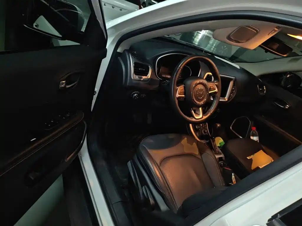 Jeep Compass — миниатюра 12