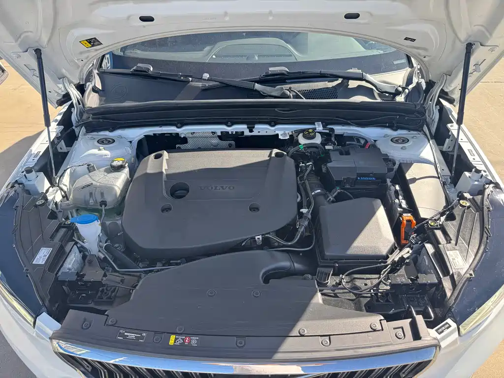 Volvo XC40 — миниатюра 11