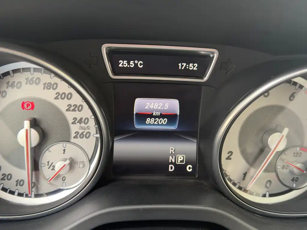 Mercedes-Benz GLA — миниатюра 7