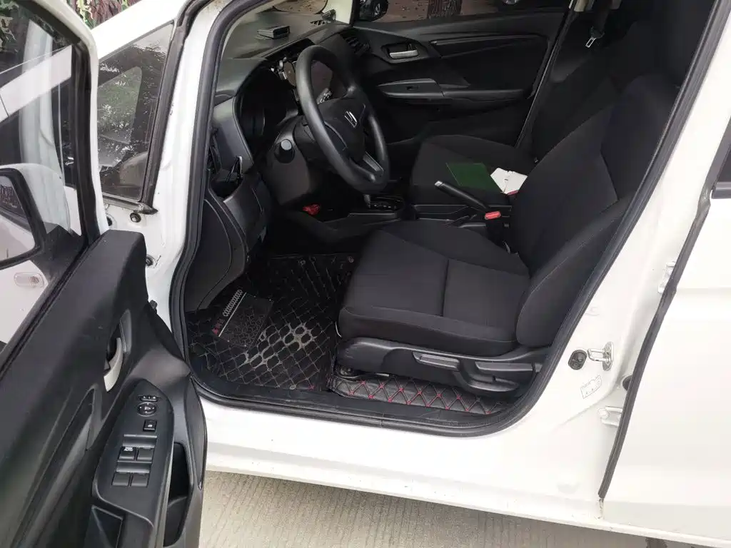 Honda Fit — миниатюра 14