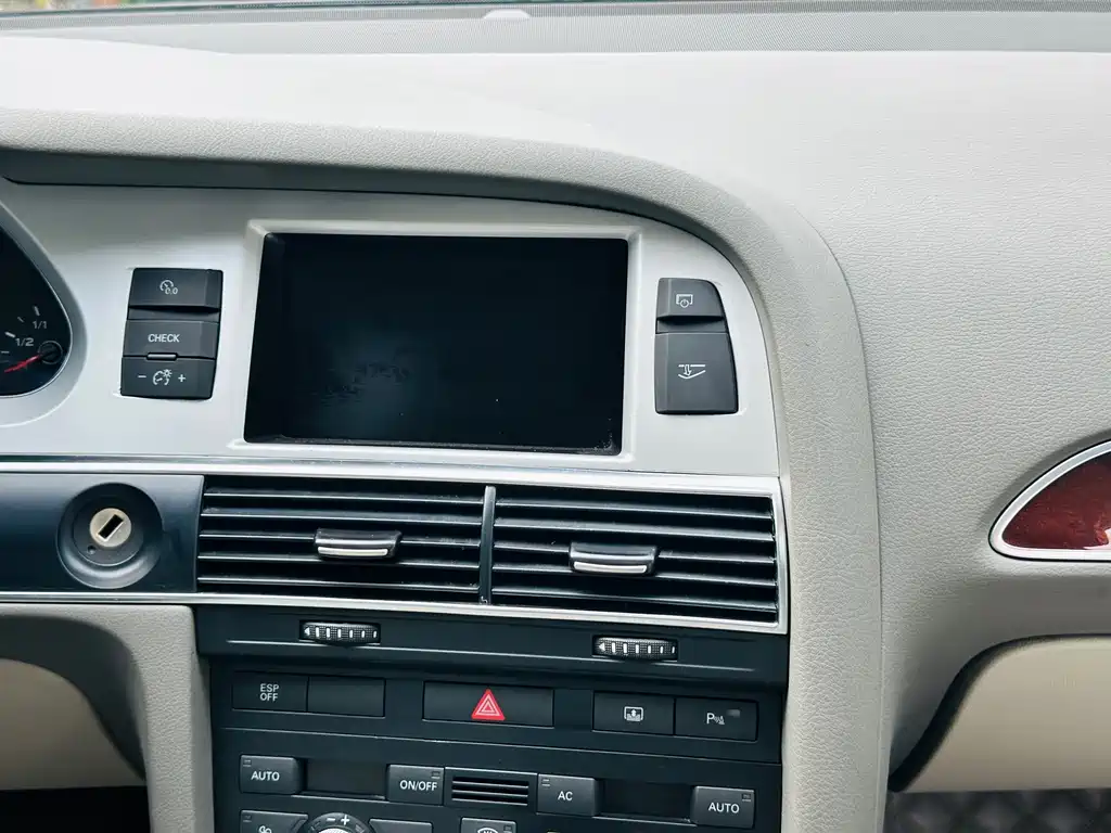 Audi A6L — миниатюра 25