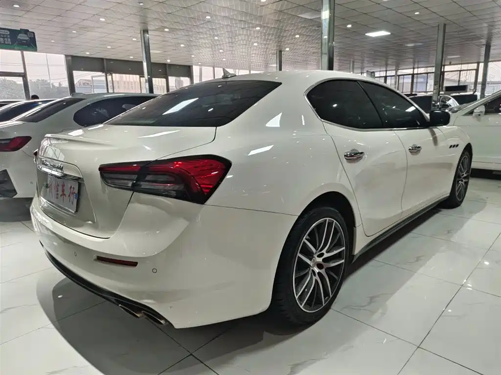 MASERATI GHIBLI