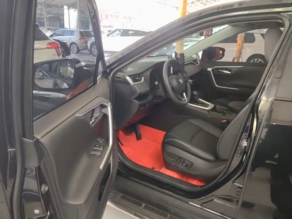 Toyota RAV4 — миниатюра 16