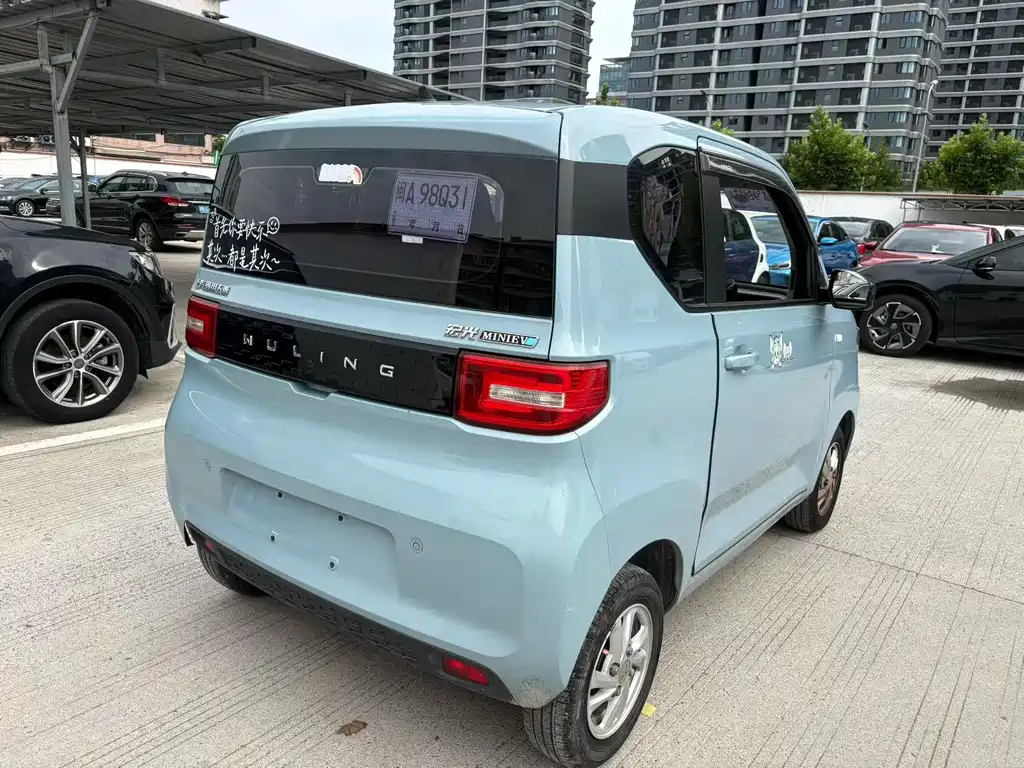 Wuling MINIEV — миниатюра 9