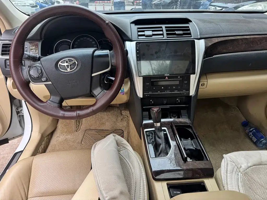 Toyota Camry — миниатюра 9