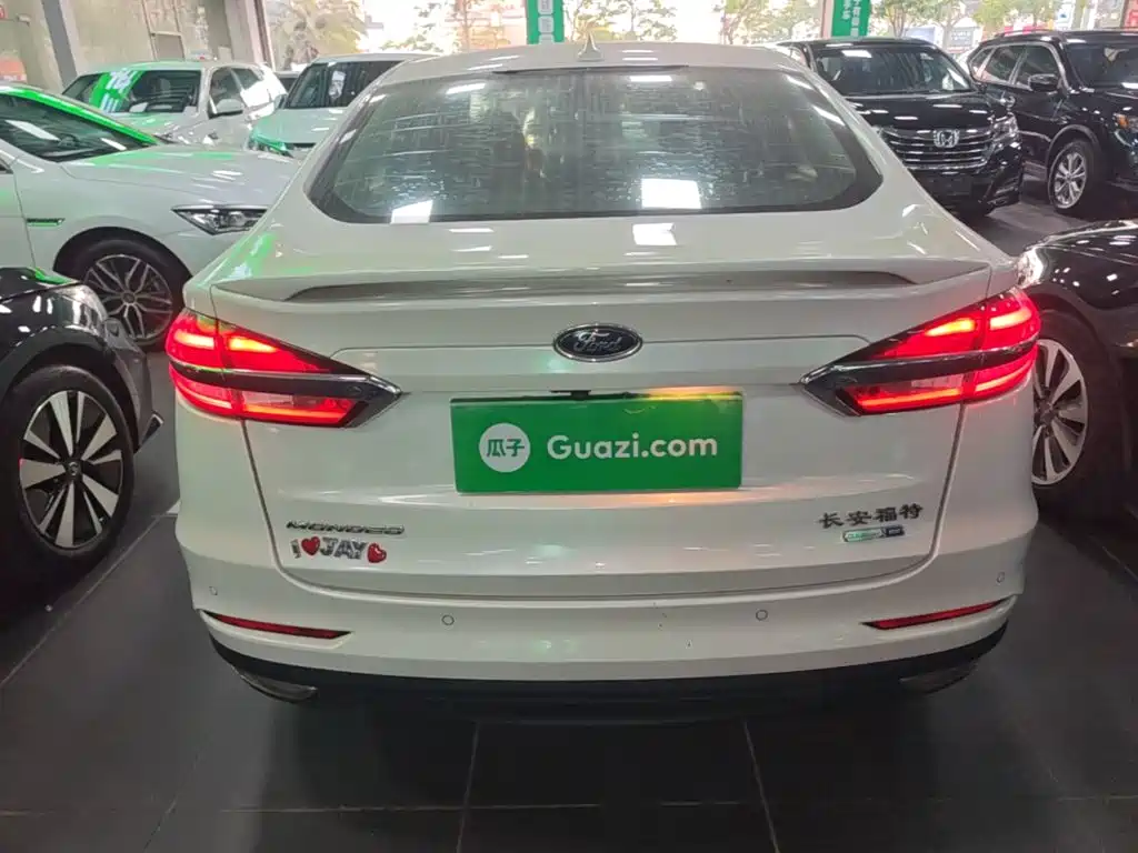 Ford Mondeo — миниатюра 6