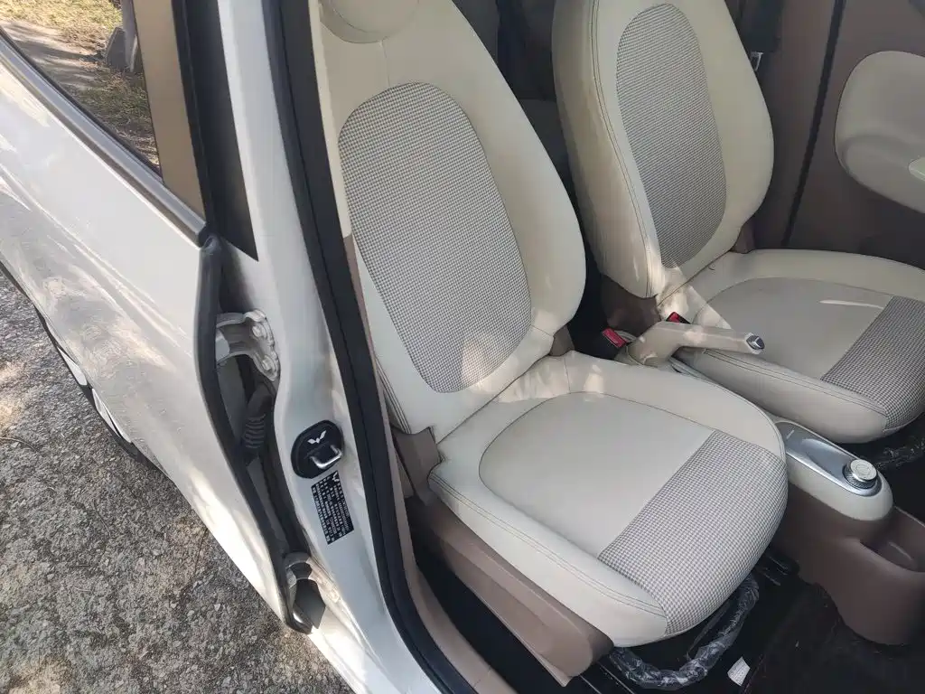 Wuling MINIEV — миниатюра 25