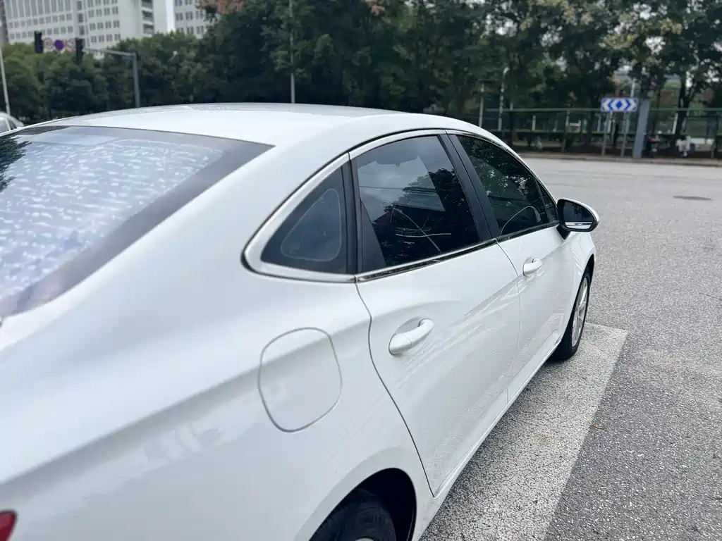 Buick Verano — миниатюра 16